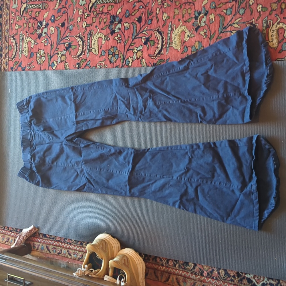 Bell bottom elastic waist jeans medium